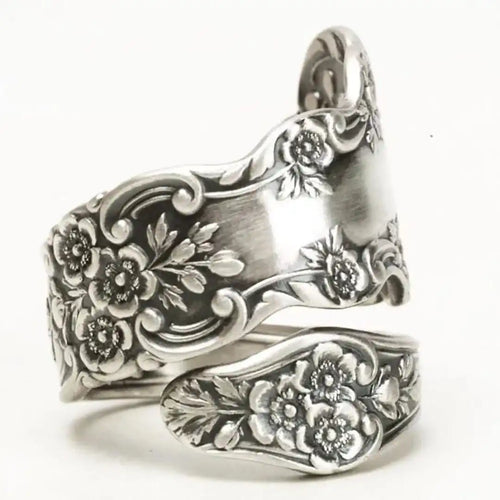 Antique Engraved Flower Pattern Ring